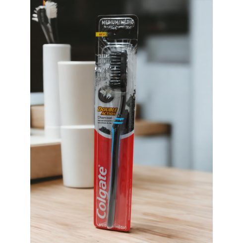  colgate fogkefe double action charcoal